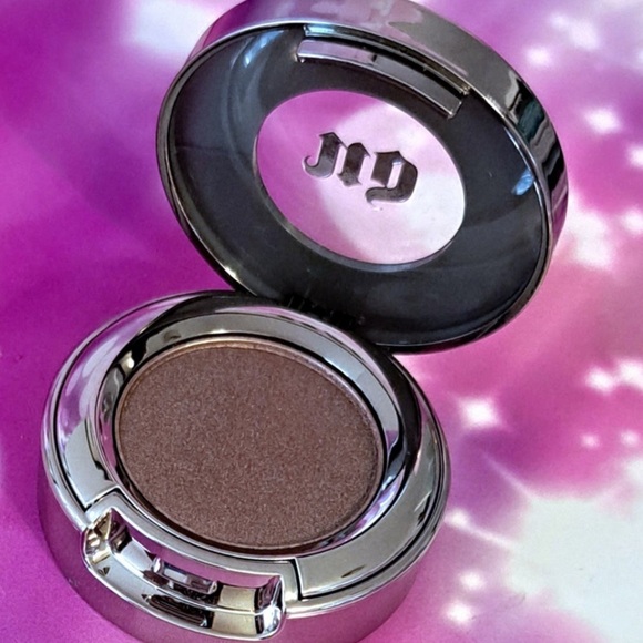 Urban Decay Eyeshadow Pod in Roach - Picture 5 of 8